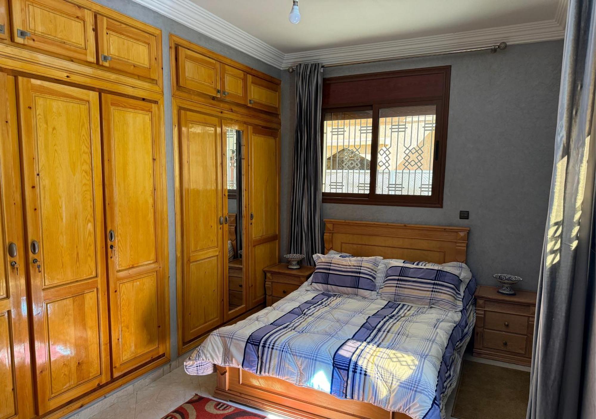 Apparemment Spacieux Et Ensoleille A Apartment *